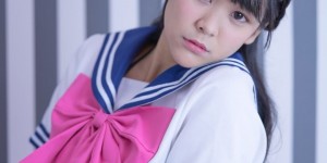 【EV女孩】剛報到「御姐系長腿OL」直接座位上大解放　中路大開「袒胸露乳」誘惑上司