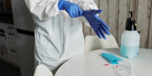 【EV扑克】88歲金馬影帝癌逝！醫警告「1習慣最致命」：6大症狀須就醫