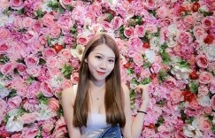 【EV女孩】文藻大學168cm長腿「爆乳系」正妹劉雨芩，穿上泳衣霸氣外露深不見底的大海溝….