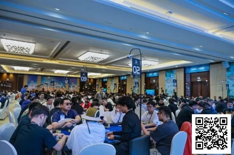 【EV扑克】2025CPG三亚总决赛｜速战速决！主赛事首次同步即将入围圈泡沫击碎！王泰麒装袋168万记分牌携手240人晋级第三轮！