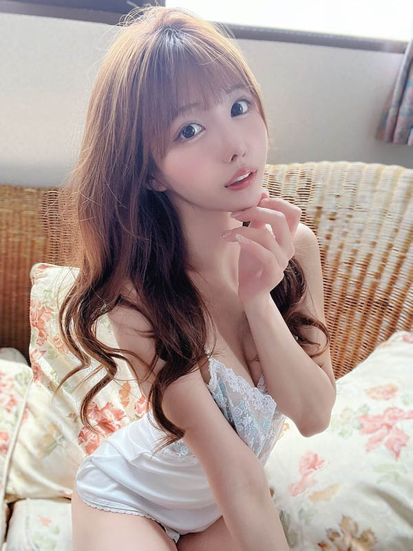最新推荐！超性感F奶校园美女《朝日奈花恋》精选作品介绍……